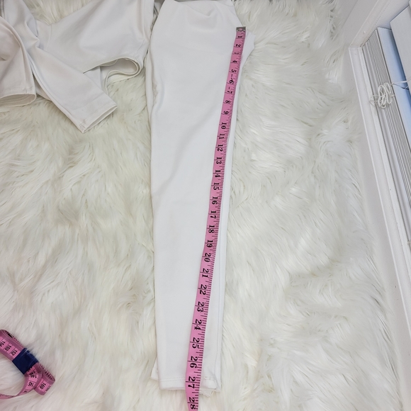 Capezio women M white unitard leotardone piece long sleeve scoop neck - Picture 3 of 4